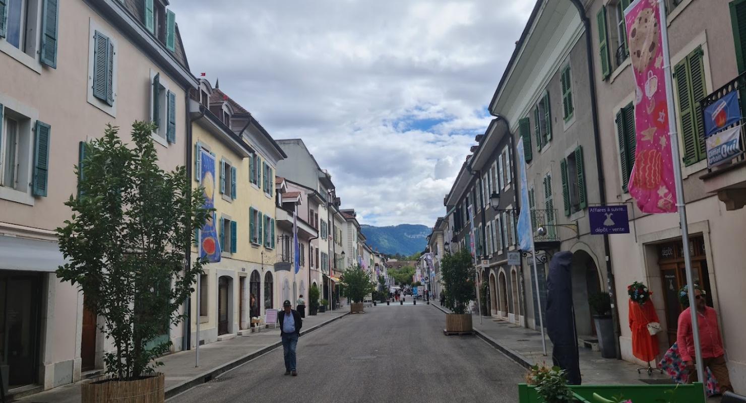 Affaires à suivre - Second-hand Clothing in Geneva