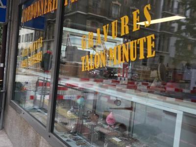 Cordonnerie Principale à la Bonne Clé - Vêtements de seconde main à Genève