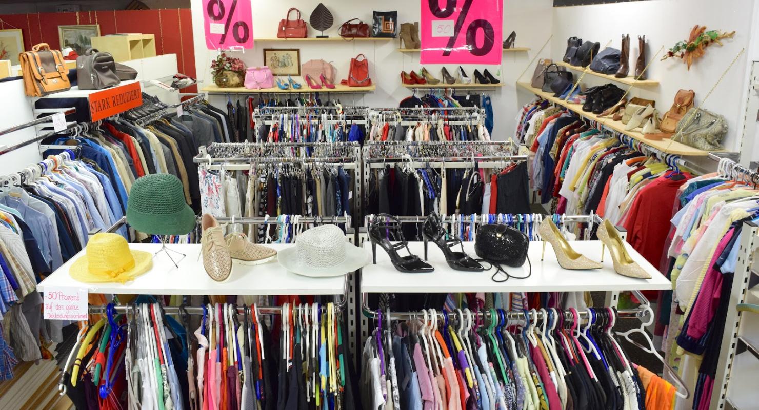 Pfiffner's Brockihalle ist neu Pfiffner's Boutique & Arts, Bahnhofstrasse 34, 8580 Amriswil - Second-Hand-Kleidung in Thurgau