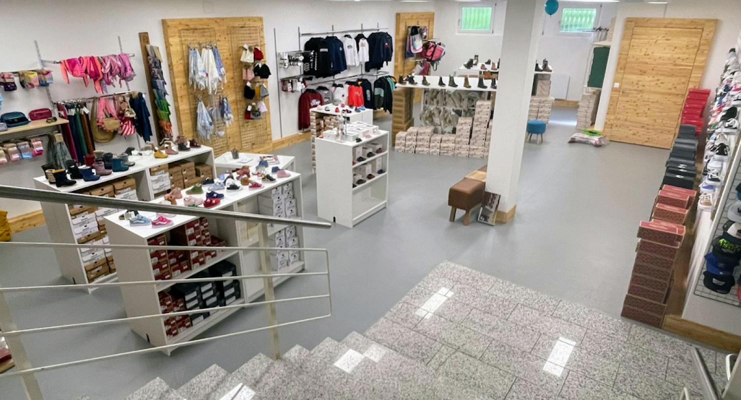 ZiiAn Shoes and Accessoires - Second-hand Clothing in Valais
