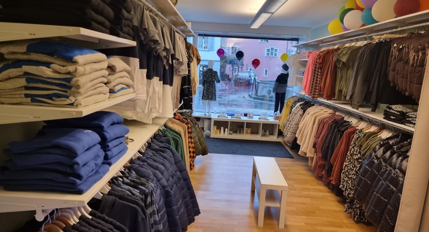 Jungs gegen Mädchen - Vêtements de seconde main in Lucerne