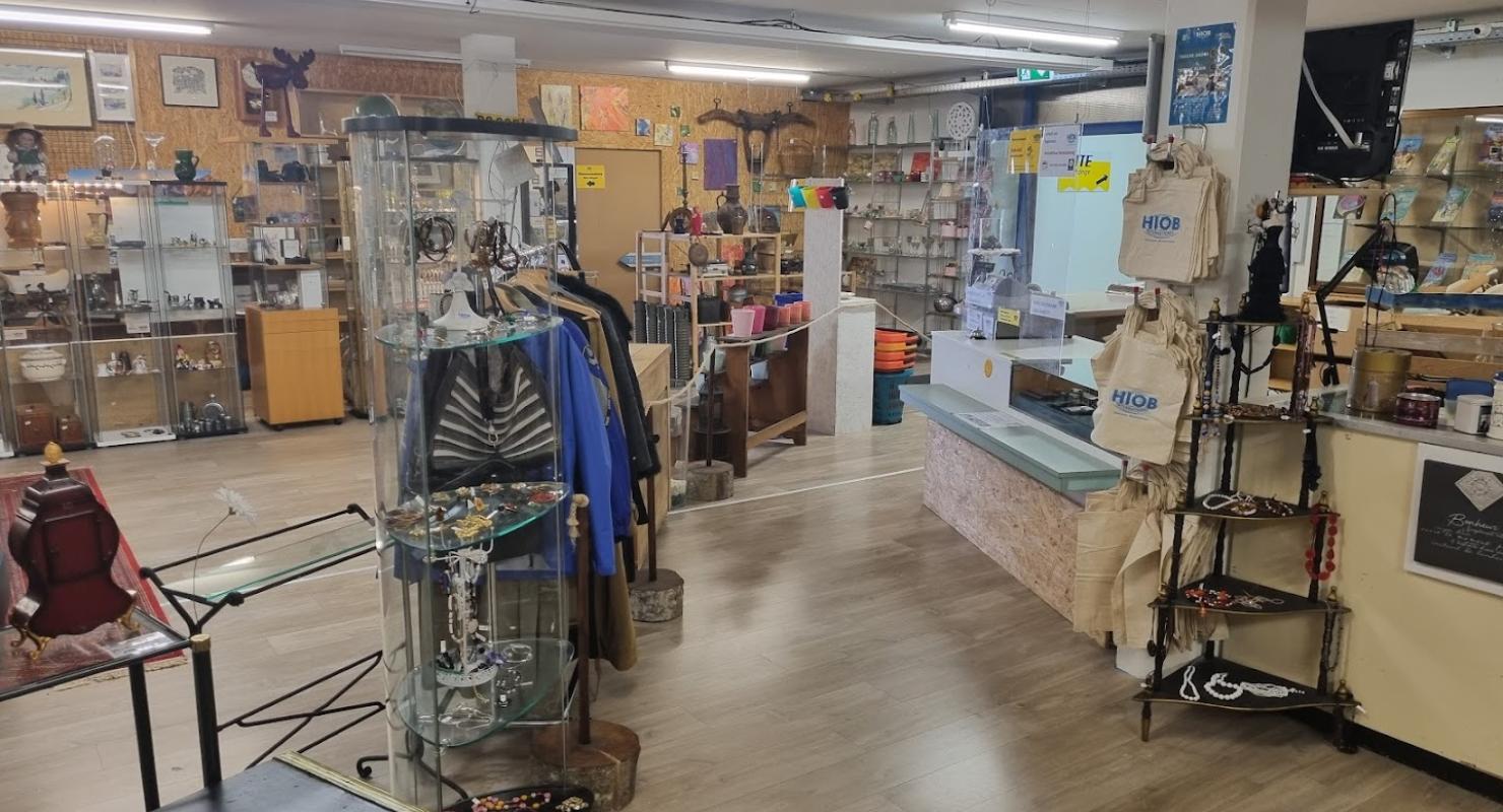 HIOB Grossbrockenstube Secondhand - Second-hand Clothing in Lucerne