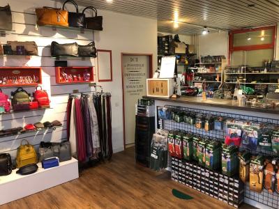 Shark's SA - Abbigliamento di seconda mano in Vaud