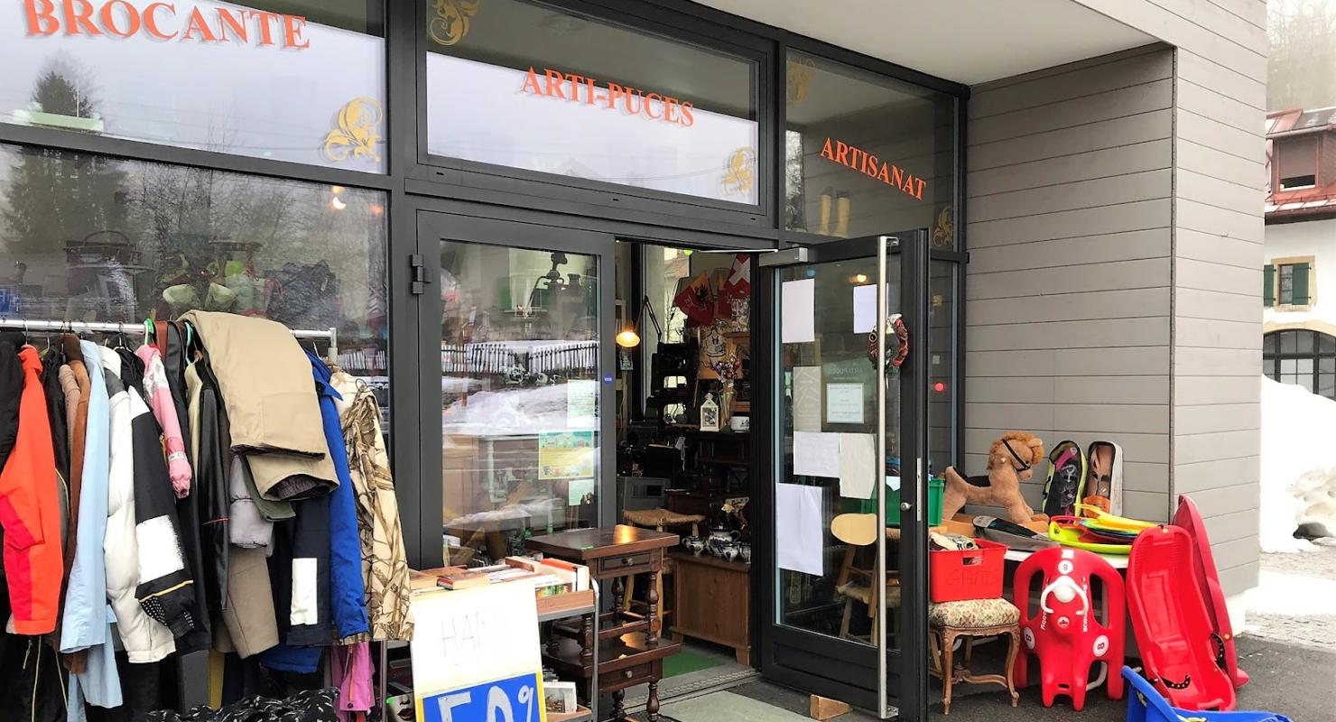La Brocante solidaire Arti-Puces - Second-hand Clothing in Vaud