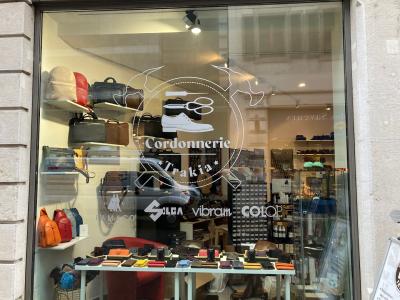 Cordonnerie Trakia - Abbigliamento di seconda mano in Vaud