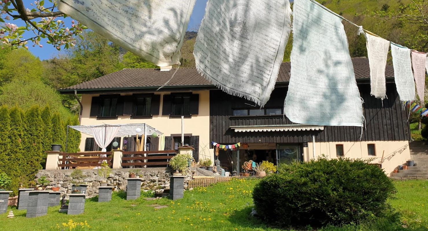 Living in Joy - Second-Hand-Kleidung in Bern