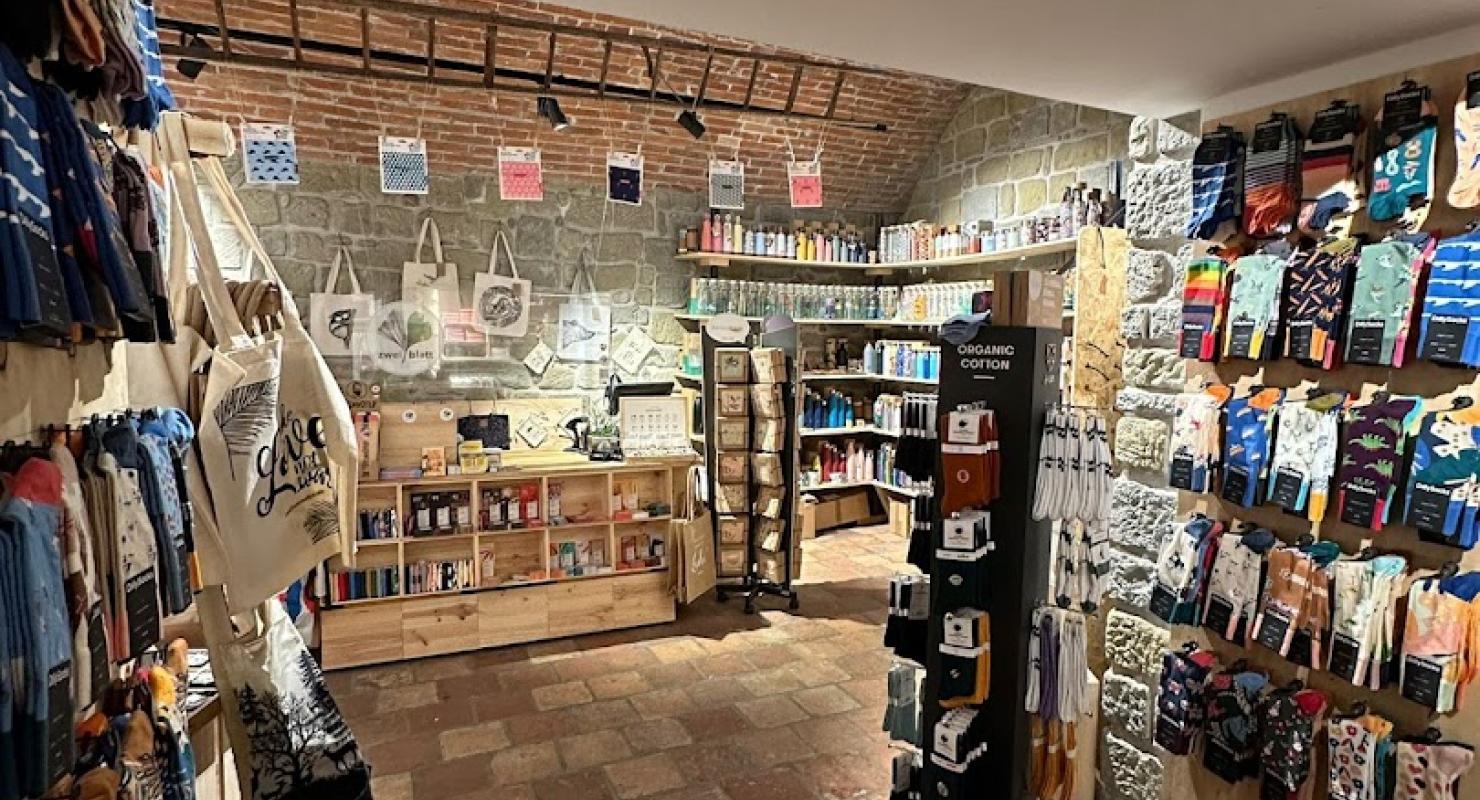 Zweiblatt Concept Store - Second-hand Clothing in Bern