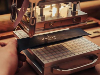 Vilo Lederwerk - Ihr Spezialist für Lederwaren, Designer Handtaschen - Schuhreparaturen - Mass-Schuhe im Kanton Aargau - Mode upcyclée en Argovie