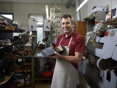 SCHUHMACHEREI BOZAN - Second-Hand-Kleidung in Bern