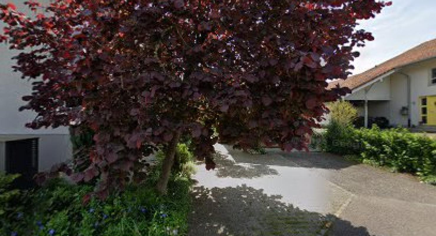 So farbig Stickerei und kreatives aus Stoff - Mode upcyclée in Berne