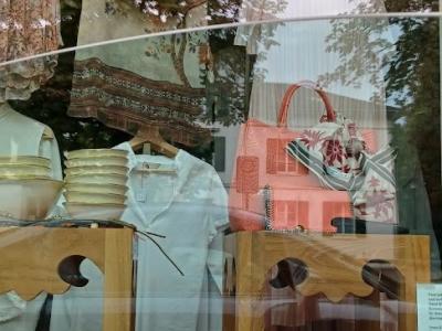 Pure Jade GmbH - Vêtements de seconde main à Zurich