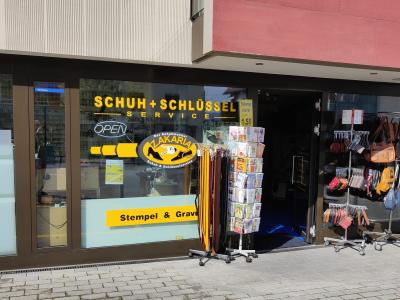 Schuh und Schlüsselservice Zakaria - Second-Hand-Kleidung in Zürich