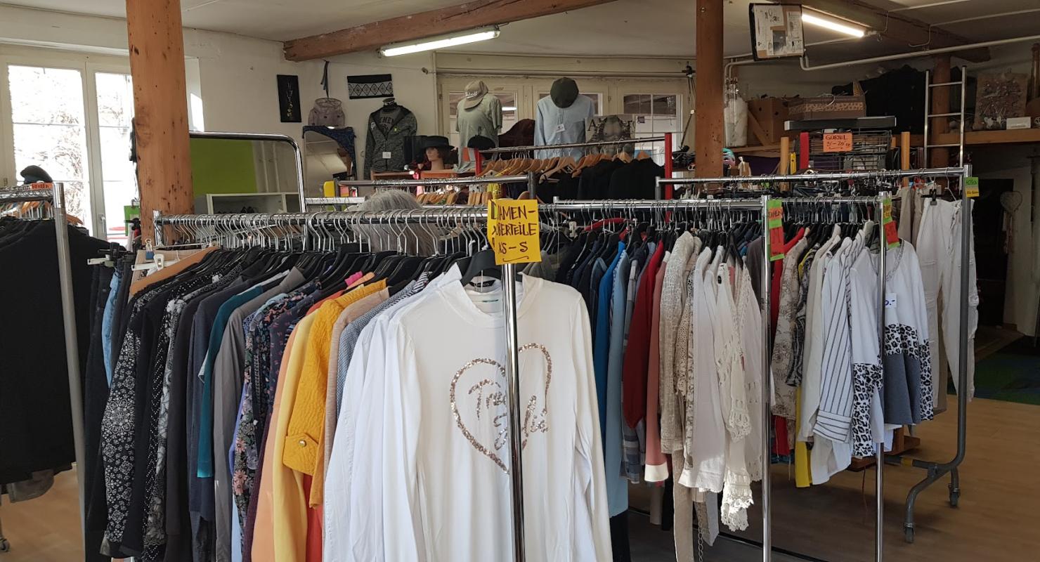 Second hand Shop Wetzikon - Vêtements de seconde main in Zurich