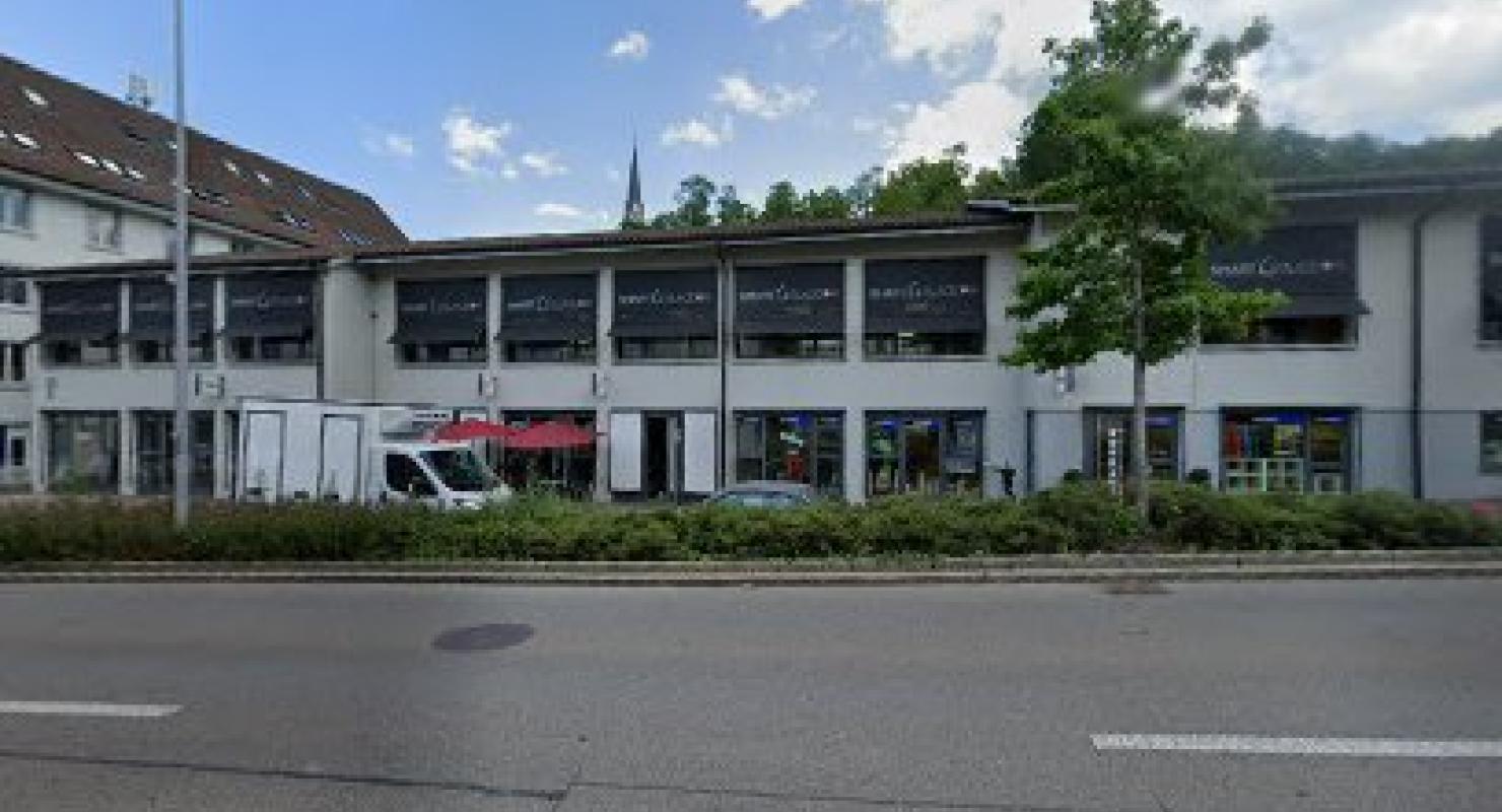 Mr. Nicola Vignola - Second-hand Clothing in Zurich