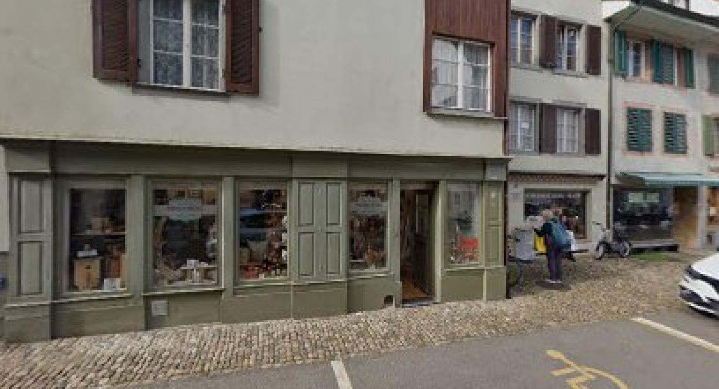 Robert Frank Schuhmacherei - Second-Hand-Kleidung in Basel-Land