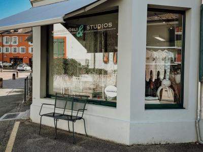 Wurzelhüsli Holzspielwaren Kinder Conceptstore Arlesheim - Abbigliamento di seconda mano in Basilea-Campagna